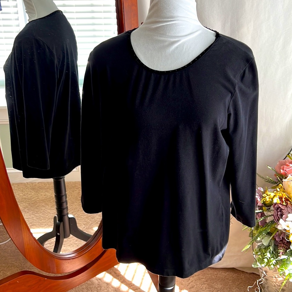Acorn black crew neck 3/4 sleeve top